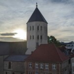 Paderborner Gaukirche im Morgenlicht